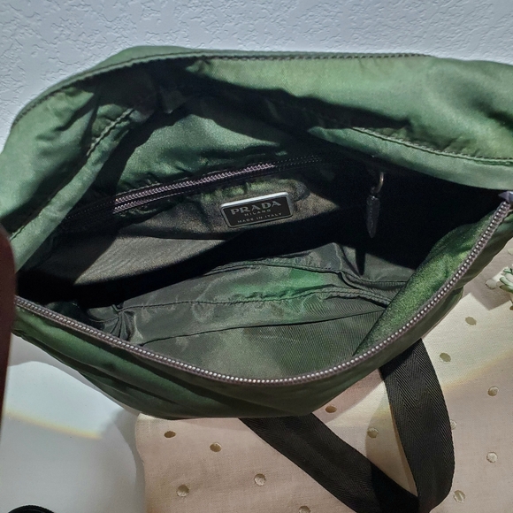 PRADA VINTAGE EBANO GREEN TESSUTO SPORT NYLON WOMEN'S CROSS BODY BAG - … - Picture 5 of 16
